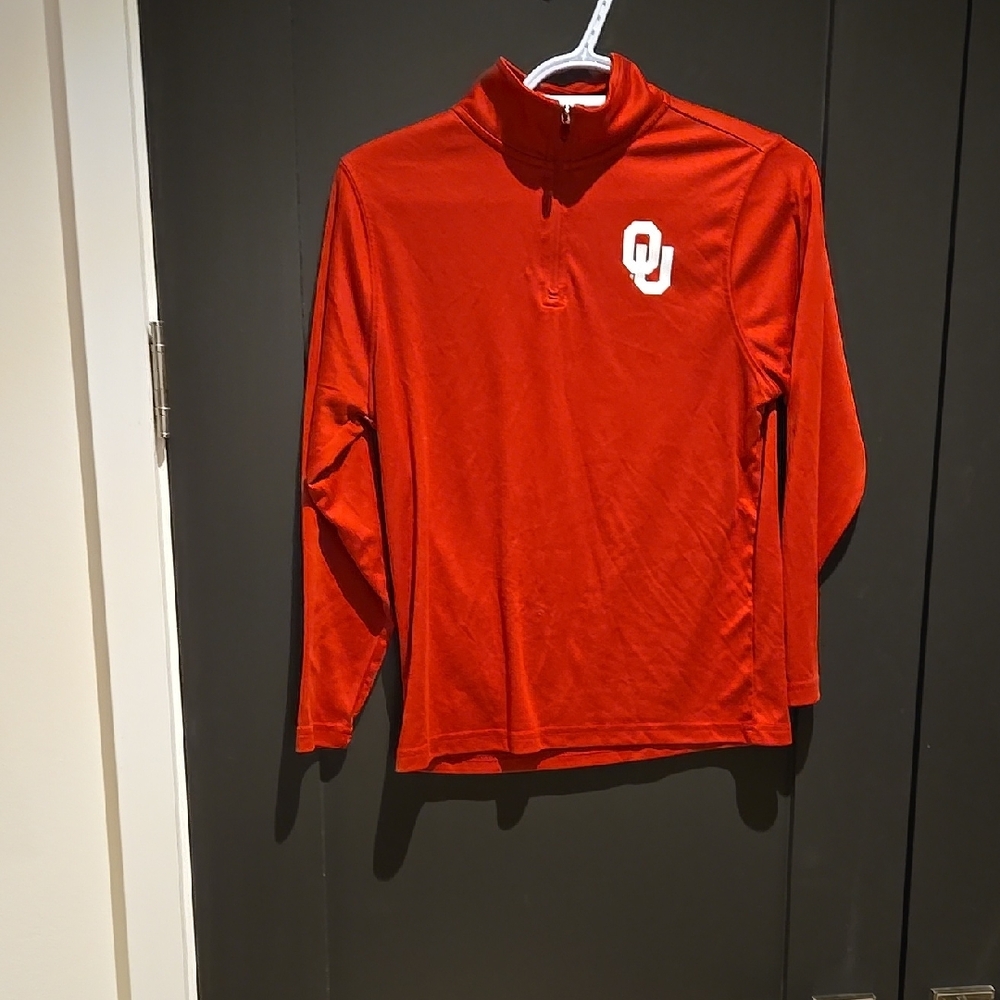 Top of the World Red Pullover